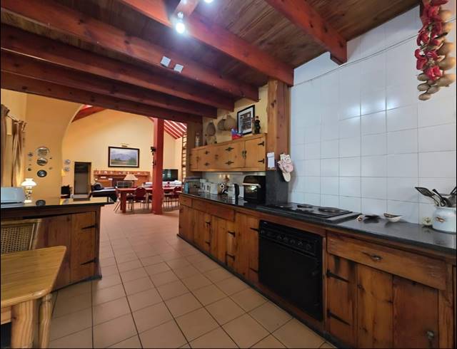 16,466M² SMALLHOLDING FOR SALE IN WALKERVILLE CENTRAL